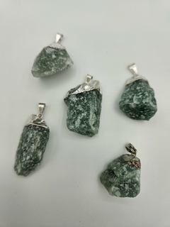 Dije de Cuarzo Verde - En Bruto - Grande - Baño de Plata