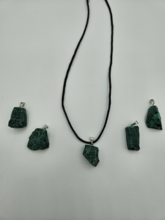 Dije de Malaquita - en bruto - acero - mediano - Piedras en Córdoba