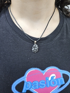 Dije de Obsidiana Nevada- Rolado- Mediano- Acero - tienda online