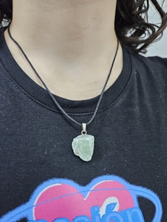 Dije de Calcita Verde- en bruto- Mediano- Acero - tienda online