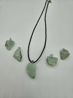Dije de Calcita Verde- en bruto- Mediano- Acero - comprar online