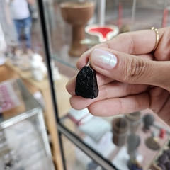 Dije de Shungita- en bruto- mediano- acero - Piedras en Córdoba