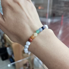 Pulsera 7 chakras y howlita- Bolitas - Piedras en Córdoba