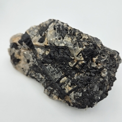 Cuarzo Blanco con Turmalina Negra