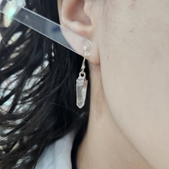 Par de aros de Cuarzo Cristal de Roca con baño de plata y anzuelo de plata - comprar online