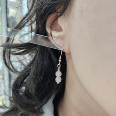 Par de aros de bolitas de 6mm de Cuarzo Rosa y anzuelo de plata - comprar online