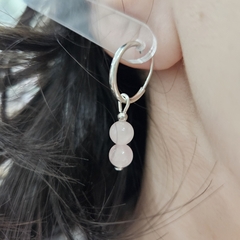 Par de aros de bolitas de 6mm de Cuarzo Rosa y argolla de plata tamaño chico - comprar online