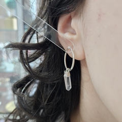 Par de aros de Cuarzo Cristal de Roca con baño de plata y argolla de plata tamaño grande - comprar online