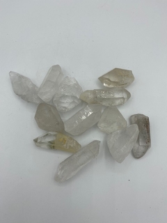 Punta de Cuarzo Cristal de Roca -en bruto -mediana - comprar online