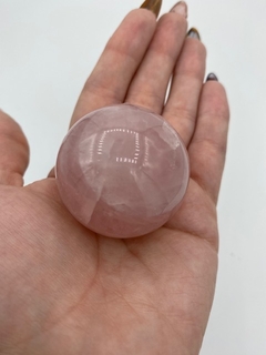 Esfera de cuarzo rosa chica en internet