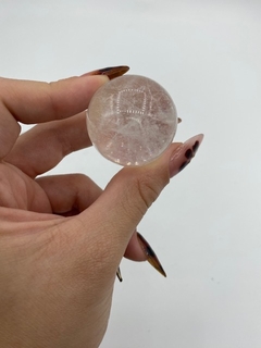 Esfera de cuarzo cristal de roca chica - comprar online