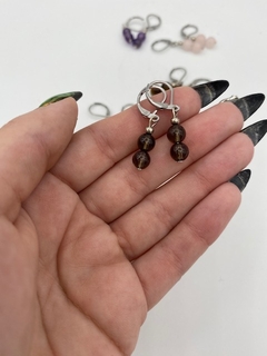Imagen de Par de Aros Brisura de acero quirurgico y bolitas de piedras naturales