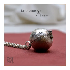 Relicario Moon