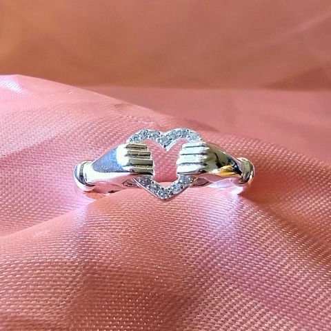 Anillo mano corazón - comprar online