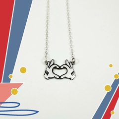 Collar manos de Mickey Corazon