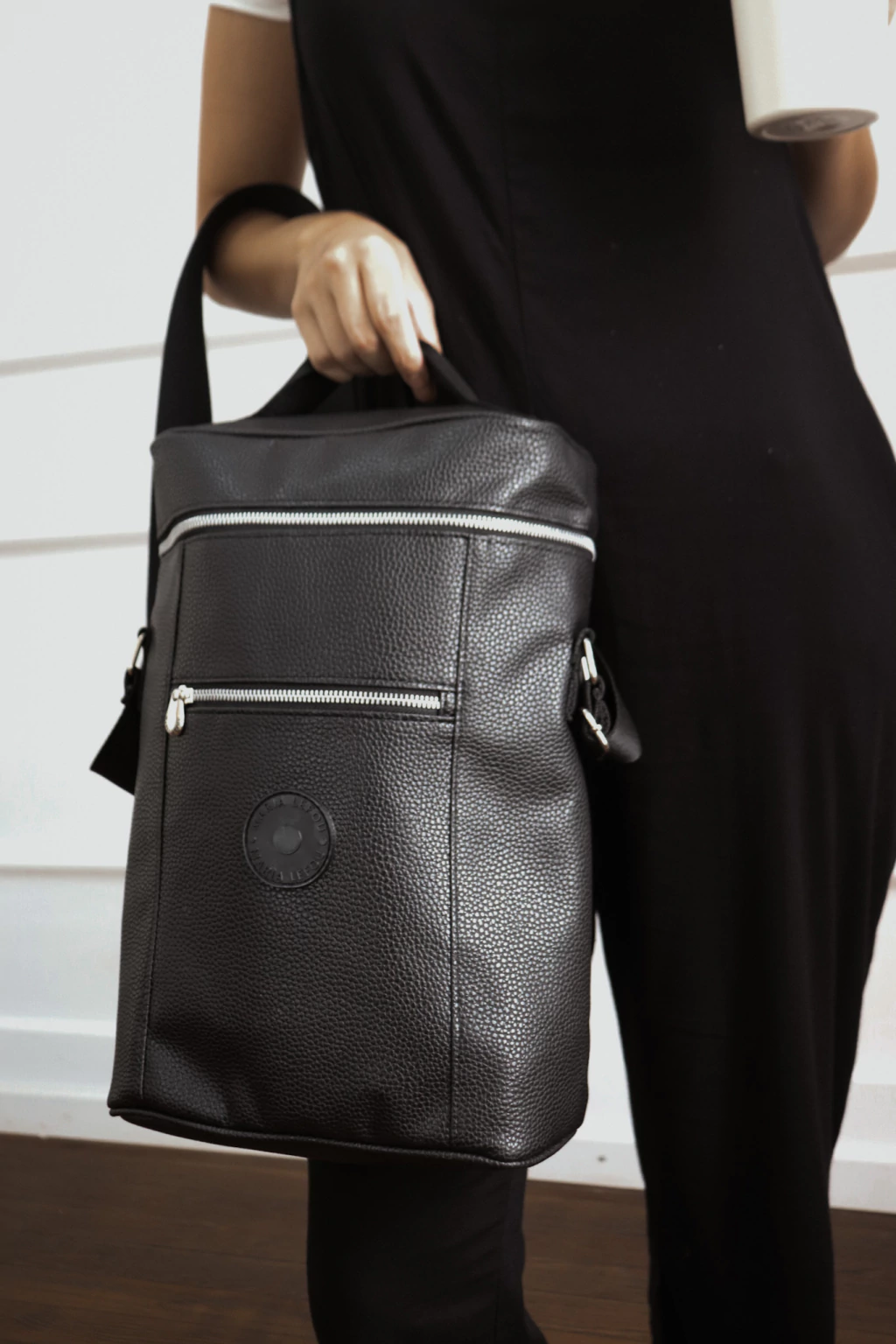 Bolso Matero Negro logo redondo