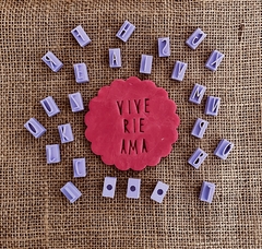 Sello de letras CHARM