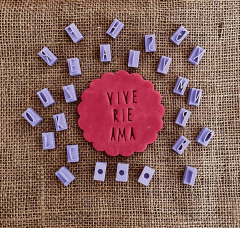 Sello de letras CHARM