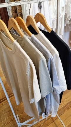 Remera Tajos - tienda online