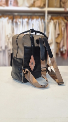 Mochila Tibo - Casa Blanca Showroom