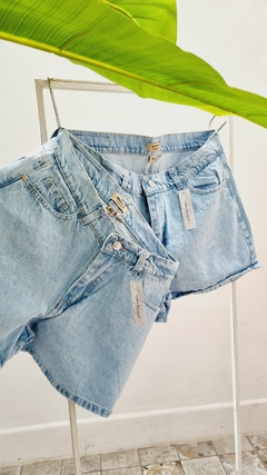 Short mom Aruba en internet