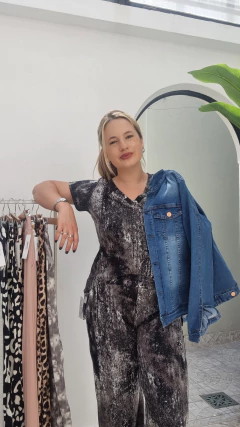 Remera Jule - Casa Blanca Showroom