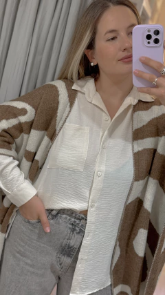 Ruana Tafí - Casa Blanca Showroom