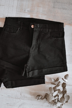 Short Negro Dark