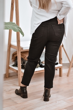 Jean Momo - Casa Blanca Showroom