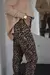 Pantalon AMANCIO PRINT TOSTADO en internet