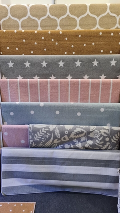 Imagen de ALFOMBRA TEJIDA BLOSSOM GRAY