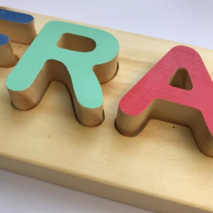 Tabla con Nombre Encastrable