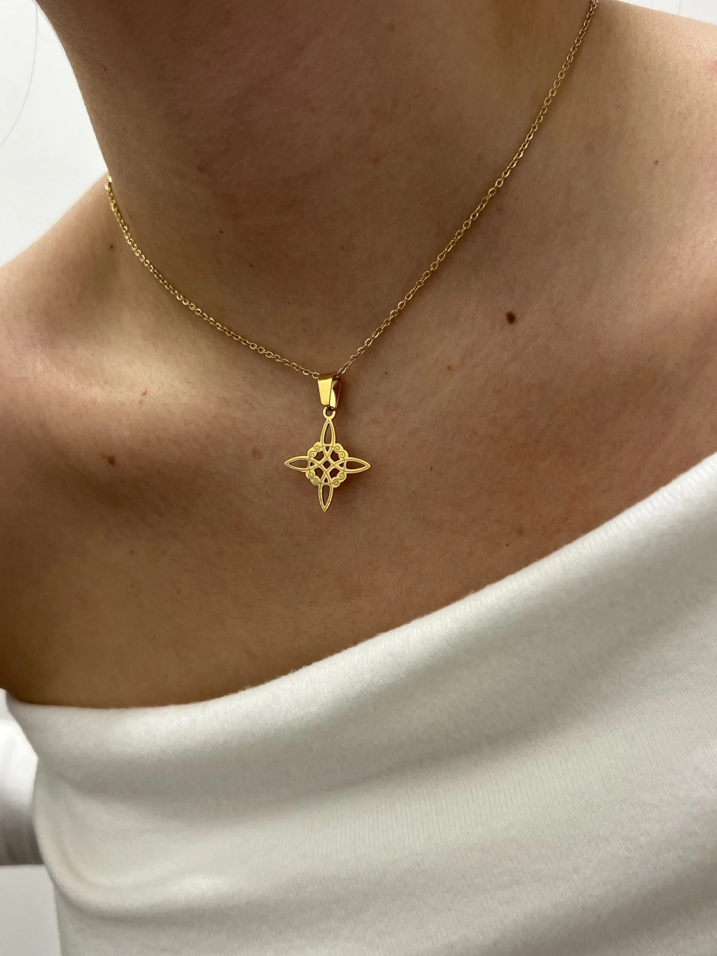 Collar Good Witch - acero quirurgico