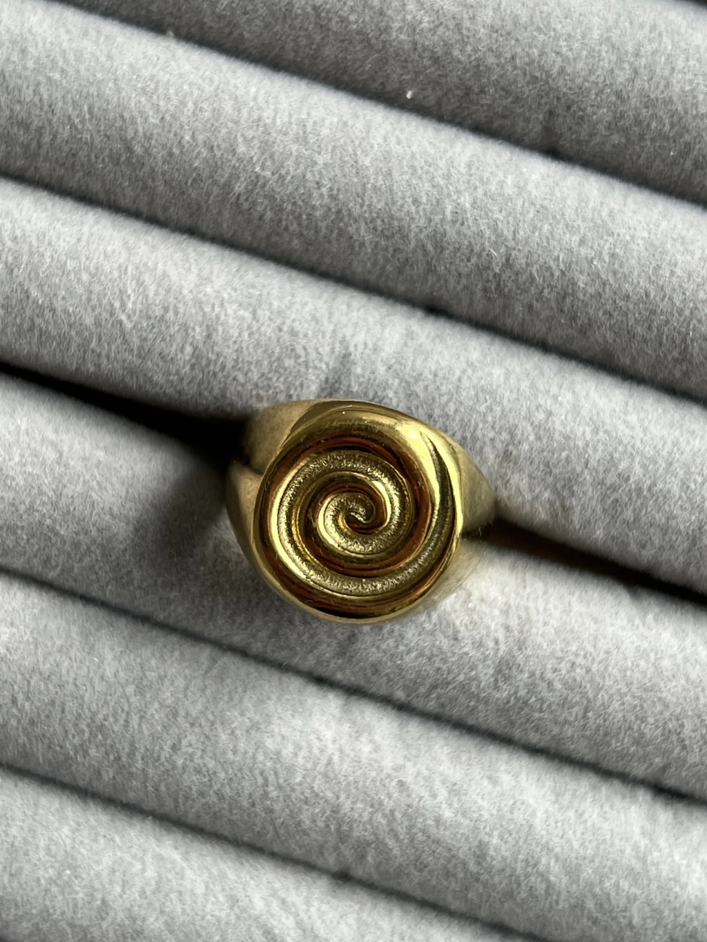 Anillo Wave - acero quirúrgico talle 18