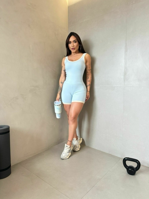 Macaquinho Bianca Azul Claro