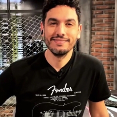 Remera Rock Fender Tremolo - Tienda Road House Clothing