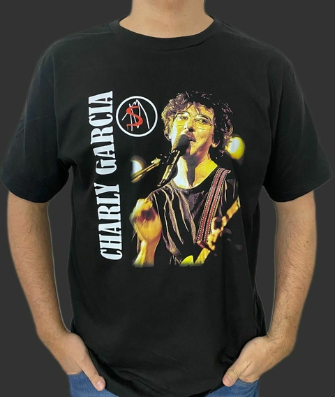 Remera Charly Garcia De la cama al living
