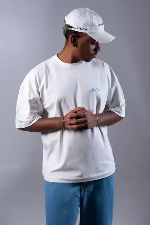 Camiseta T-Shirt Over Minimalism - Off White