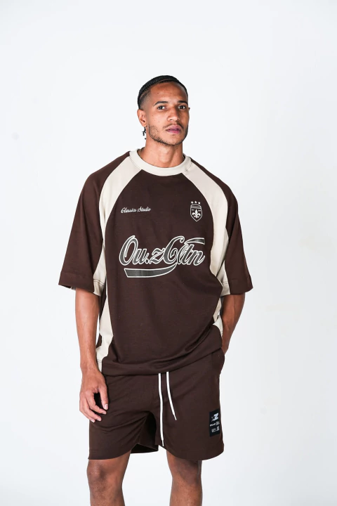 Camiseta Old Over Classic Studio - Marrom