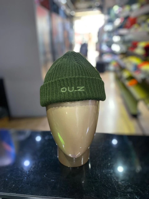 Gorro Logo Military Green