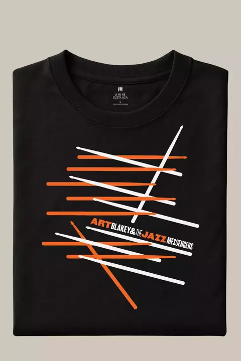 Remera negra con diseño gráfico de líneas blancas y naranjas y texto Art Blakey & The Jazz Messengers