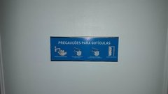 placa removível de precauções