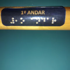 placa para corrimão andar