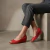 Zueco de cuero con boca de pez y taco chino color rojo. Modelo Aime de Las Boleras.