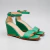Sandalia de cuero taco chino color verde. Modelo Cris de Las Boleras.