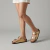 Sandalia de cuero tipo birkenstock color dorado. Modelo Leon de Las Boleras.