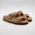 Sandalia de cuero tipo birkenstock color leopardo. Modelo Leon de Las Boleras.