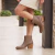 Botas cortas de cuero color visón. Modelo Olivia de Las Boleras.