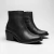 Botas cortas de cuero color negro. Modelo Olivia de Las Boleras.