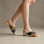 Zueco de cuero combinado negro y suela. Modelo Romba de Las Boleras.